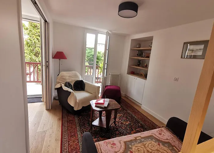 Renove Hyper Centre St-jean-de-luz, 4 Pieces, 6 Couchages, Parking, 50m - Fr-1-792-31 Vakantiehuis *